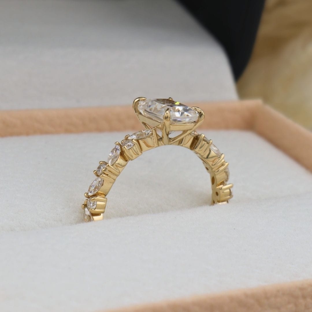 Bague solitaire Diamant Radiant &amp; Marquise Mathieu Blanchard Bagues Bague de fiançailles radiant 1ct &amp; Marquise | Mathieu Blanchard Mathieu Blanchard Joaillerie