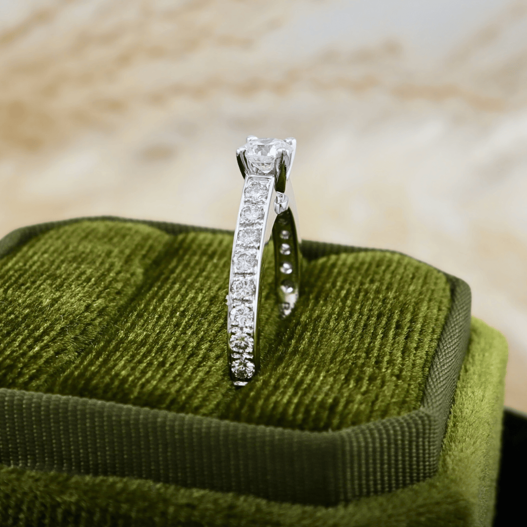 Bague solitaire diamants 0.74 ctw Mathieu Blanchard Bagues Bague solitaire diamants 0.74 ctw | Mathieu Blanchard Joaillerie Mathieu Blanchard Joaillerie