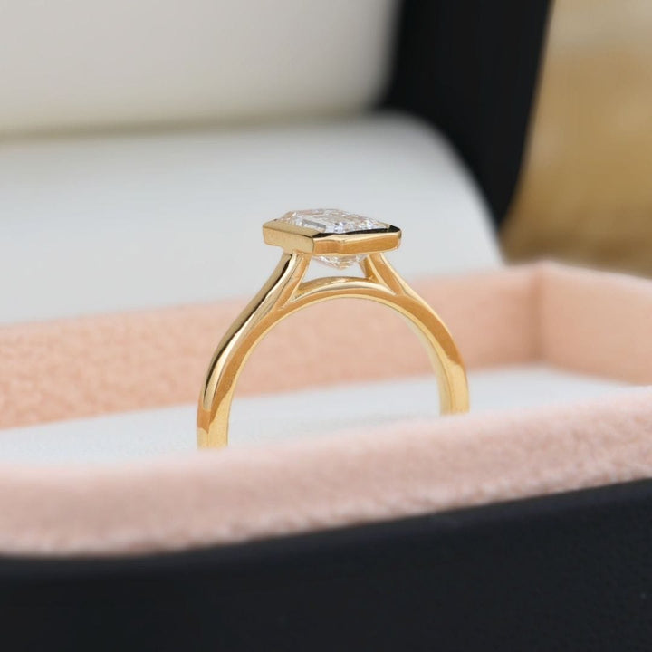 Bague solitaire Émeraude diamant 1 ct Mathieu Blanchard Bagues Bague solitaire Émeraude diamant 1 ct | Mathieu Blanchard Mathieu Blanchard Joaillerie