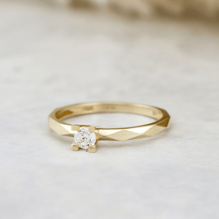 Bague solitaire Facette en or jaune 10K - Bagues Bague solitaire à facettes en or 10K |  Mathieu Blanchard Mathieu Blanchard Joaillerie