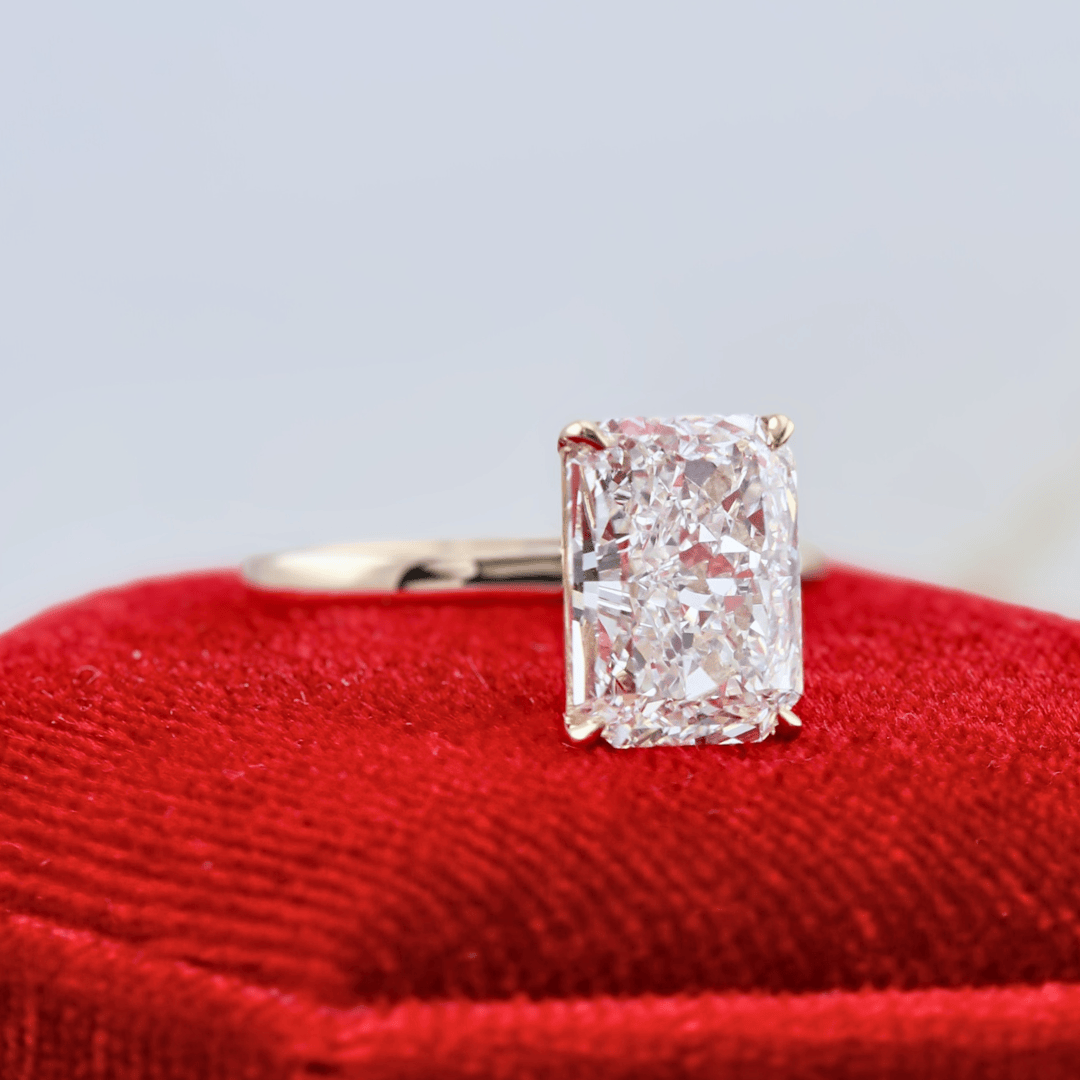 Mathieu Blanchard Bagues Bague Solitaire Halo Diamant Radiant 3,8 ct