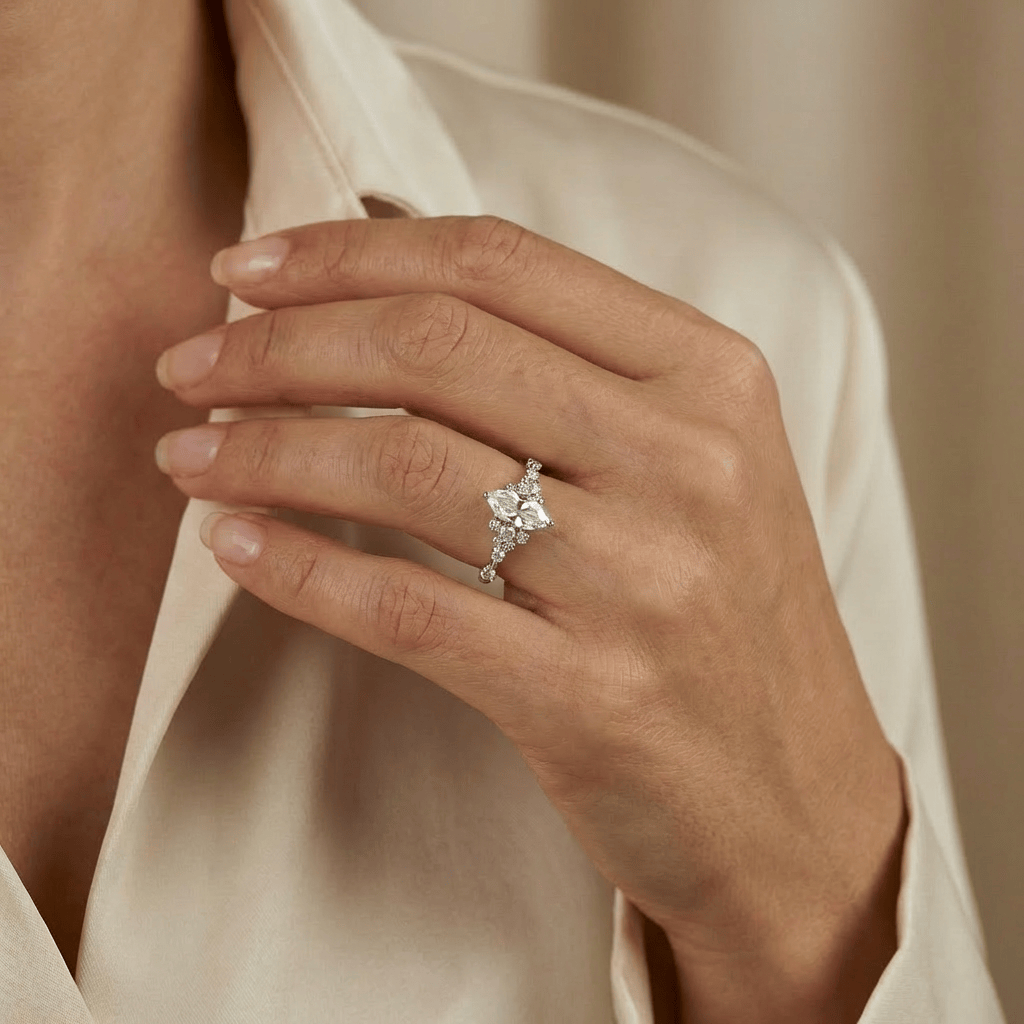 Mathieu Blanchard Bagues Bague solitaire Nuage Marquise en or 10K ou argent sterling et moissanites