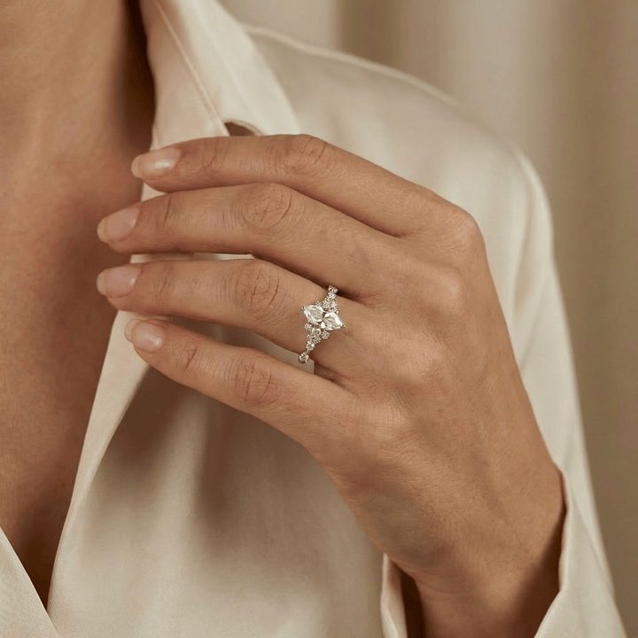 Mathieu Blanchard Bagues Bague solitaire Nuage Marquise en or 10K ou argent sterling et moissanites