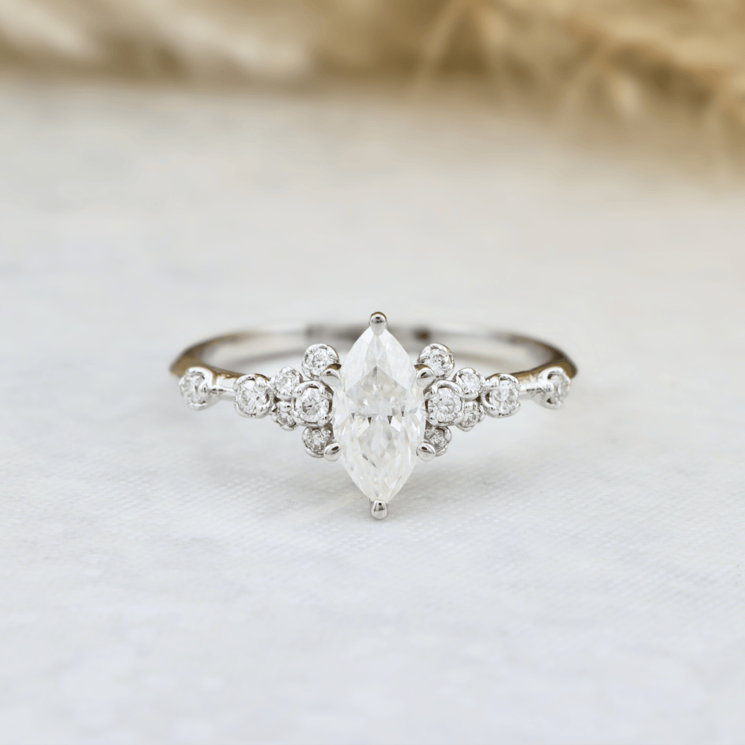 Mathieu Blanchard Bagues Bague solitaire Nuage Marquise en or 10K ou argent sterling et moissanites