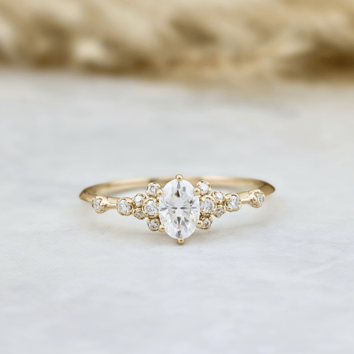 Mathieu Blanchard Bagues Bague solitaire Nuage Ovale en or 10K ou argent sterling et moissanites