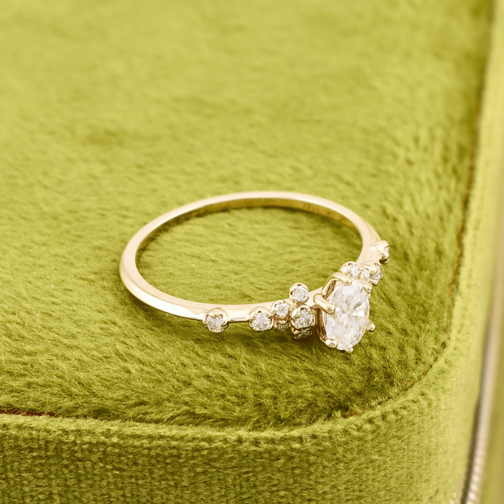 Mathieu Blanchard Bagues Bague solitaire Nuage Ovale en or 10K ou argent sterling et moissanites