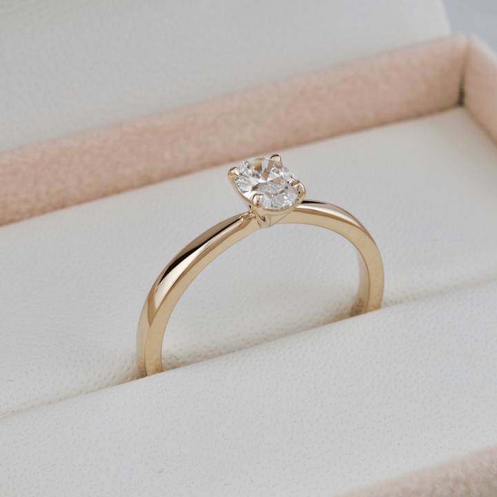 Bague solitaire Ovale 0,5 ct Mathieu Blanchard Bagues Bague Solitaire en or 14K - 18K et diamant oval 0,5ct | Mathieu Blanchard Mathieu Blanchard Joaillerie