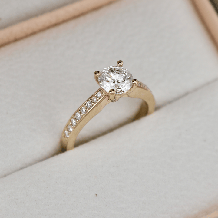 Bague solitaire Pavé et diamant 1 ct Mathieu Blanchard Bagues Bague de fiançailles solitaire pavée - 1ct | Mathieu Blanchard Mathieu Blanchard Joaillerie