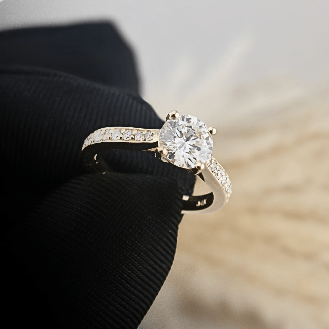 Bague solitaire Pavé et diamant 1 ct Mathieu Blanchard Bagues Bague de fiançailles solitaire pavée - 1ct | Mathieu Blanchard Mathieu Blanchard Joaillerie