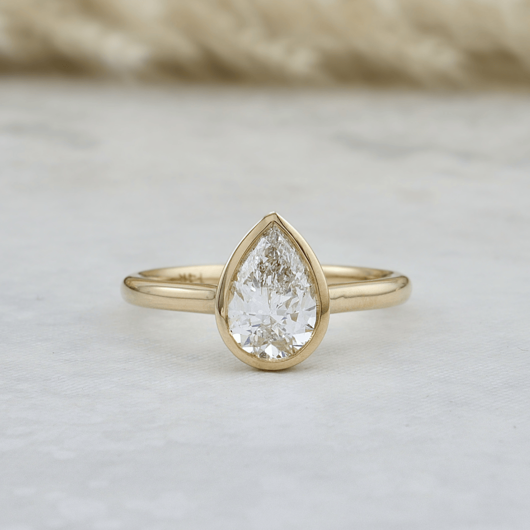 Bague solitaire Poire diamants 1 ct Mathieu Blanchard Bagues Bague solitaire cathédrale diamant poire 1 ct | Mathieu Blanchard Mathieu Blanchard Joaillerie