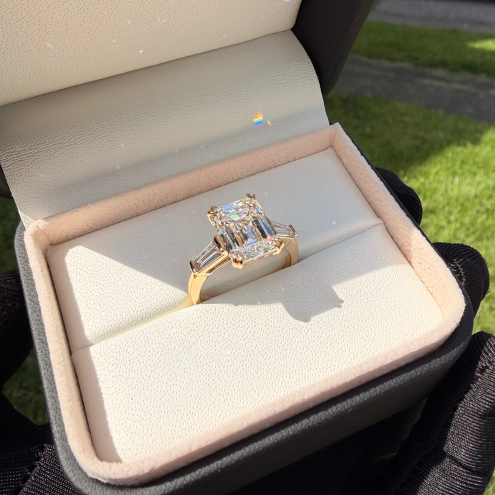 Mathieu Blanchard Bagues Bague Trapèze - Diamant Émeraude 6 ct