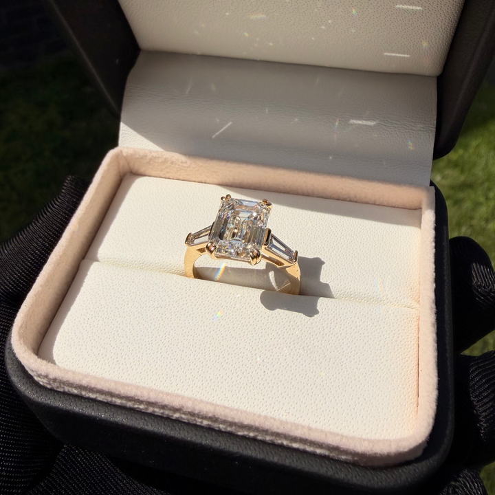 Mathieu Blanchard Bagues Bague Trapèze - Diamant Émeraude 6 ct