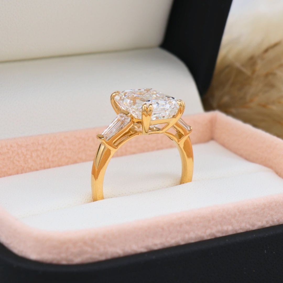 Mathieu Blanchard Bagues Bague Trapèze - Diamant Émeraude 6 ct