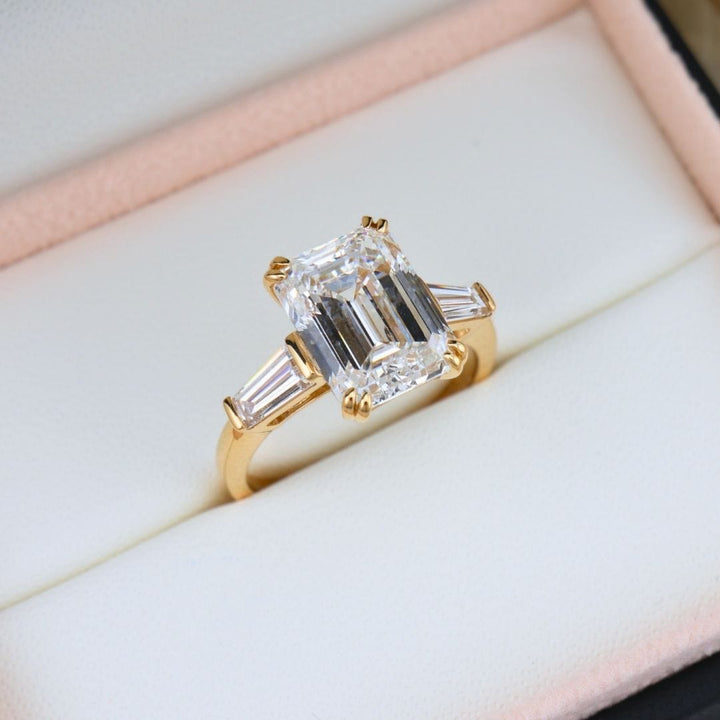 Mathieu Blanchard Bagues Bague Trapèze - Diamant Émeraude 6 ct