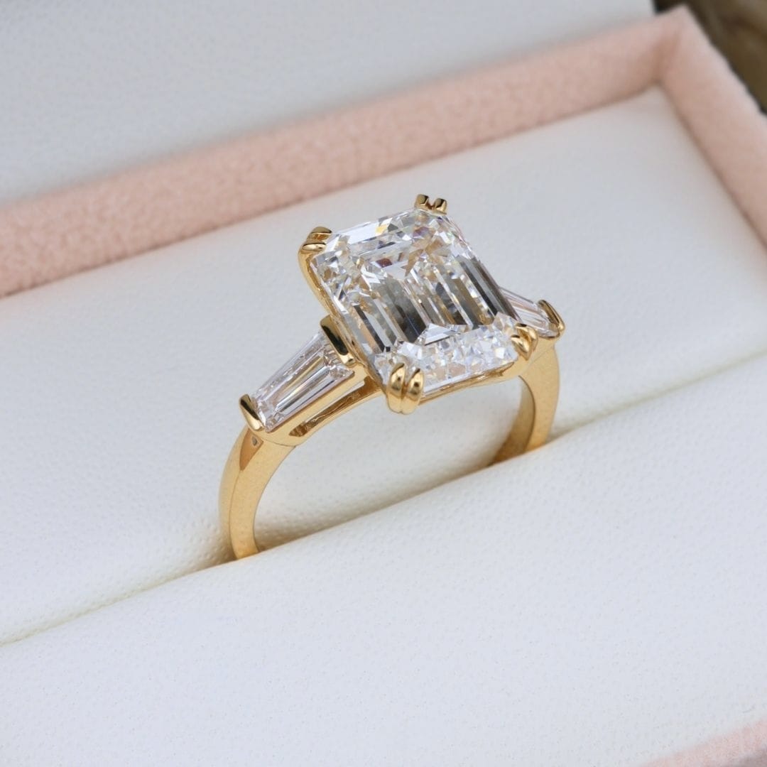 Mathieu Blanchard Bagues Bague Trapèze - Diamant Émeraude 6 ct