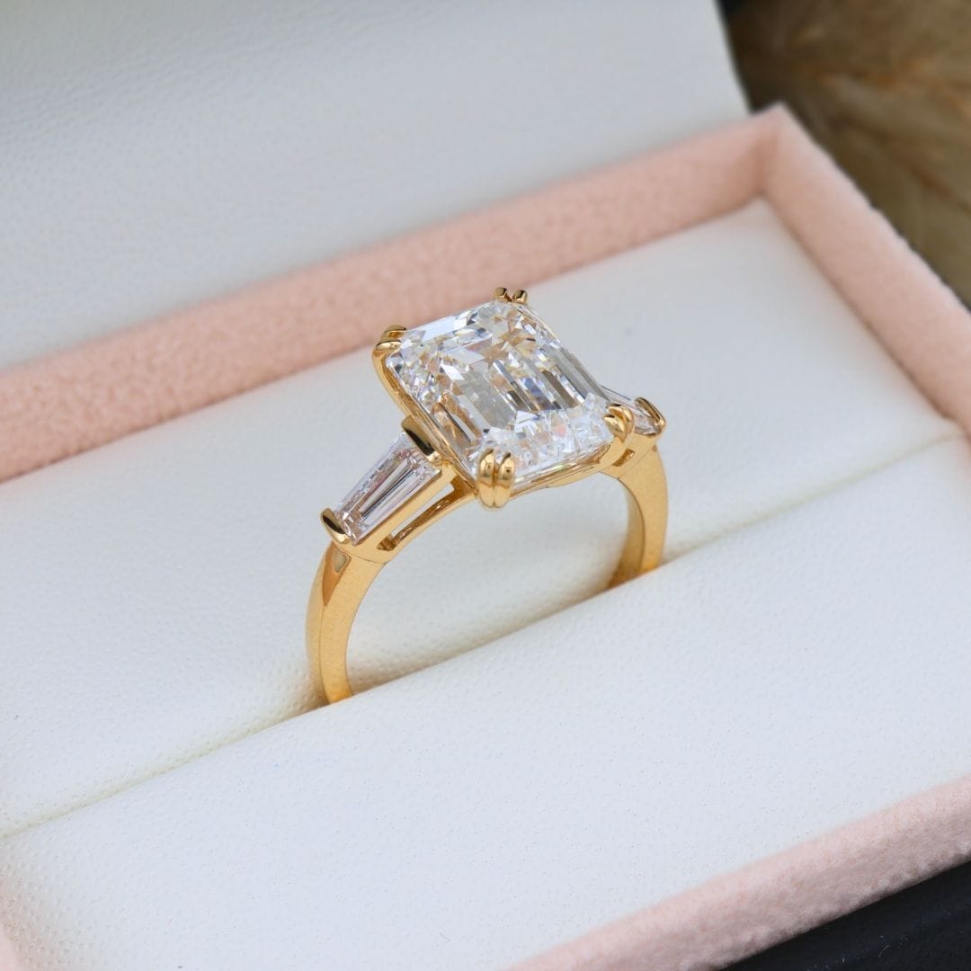 Mathieu Blanchard Bagues Bague Trapèze - Diamant Émeraude 6 ct
