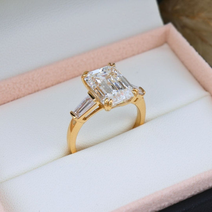 Mathieu Blanchard Bagues Bague Trapèze - Diamant Émeraude 6 ct