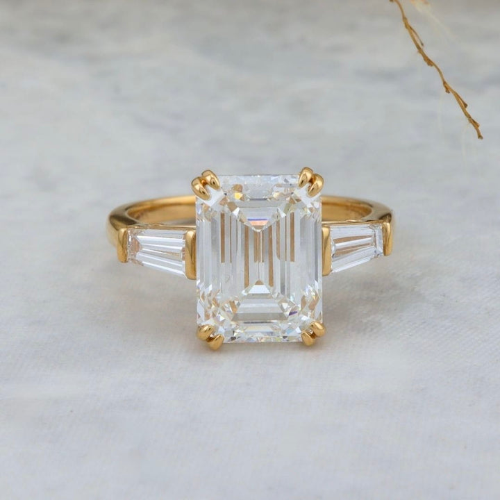 Bague Trapèze Diamant Émeraude 6 ct Mathieu Blanchard Bagues Bague de fiançailles - Diamant Émeraude 6 ct | Mathieu Blanchard Mathieu Blanchard Joaillerie