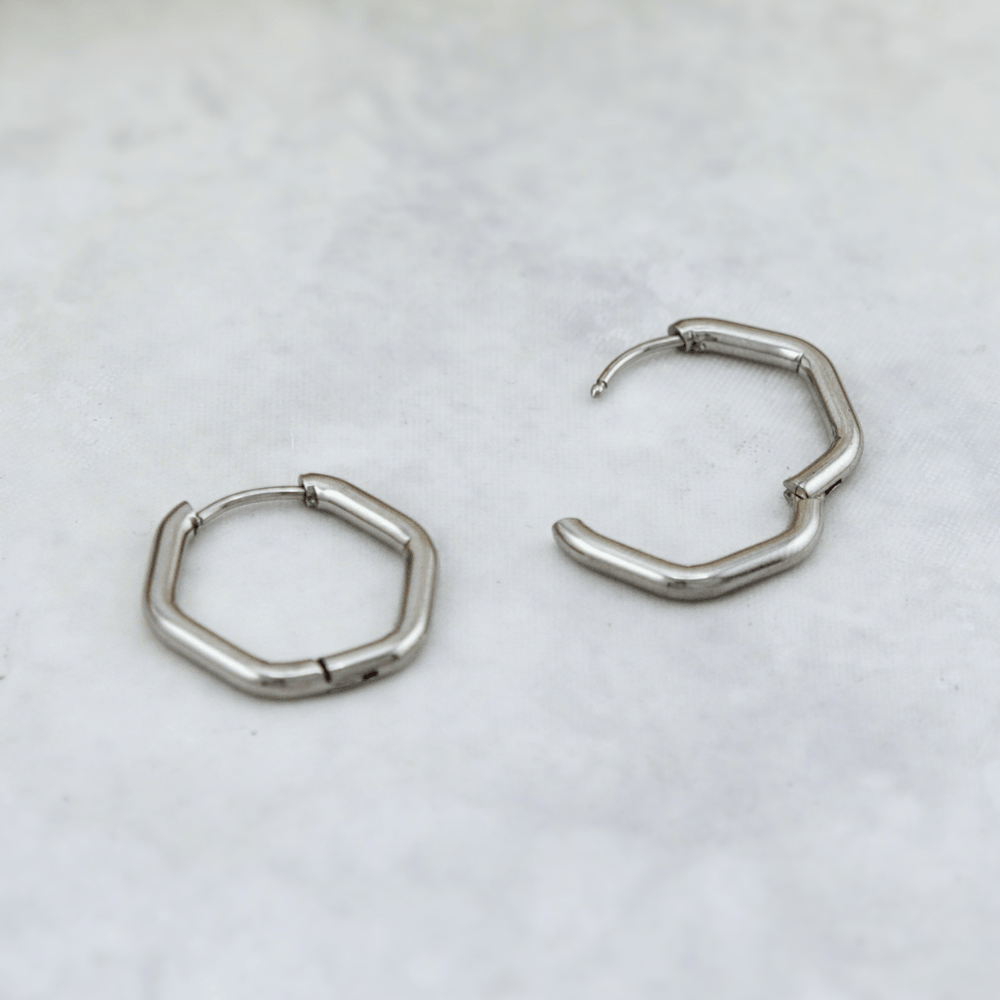 Mathieu Blanchard Boucles d'oreilles Boucles d'oreilles anneaux simples Hexagone en acier
