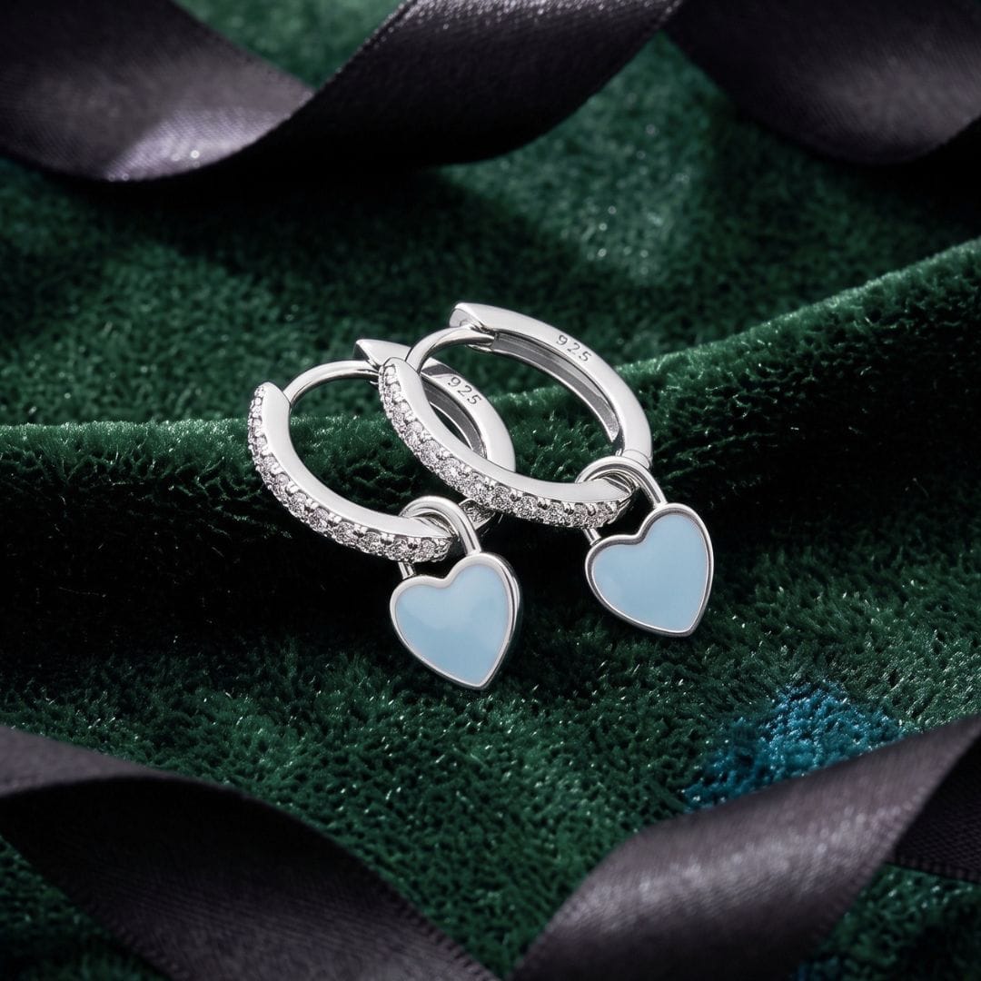 Boucles d'oreilles Huggies Coeur en argent sterling Mathieu Blanchard Boucles d'oreilles Boucles d'oreilles Huggies Coeur en argent sterling | Mathieu Blanchard Mathieu Blanchard Joaillerie