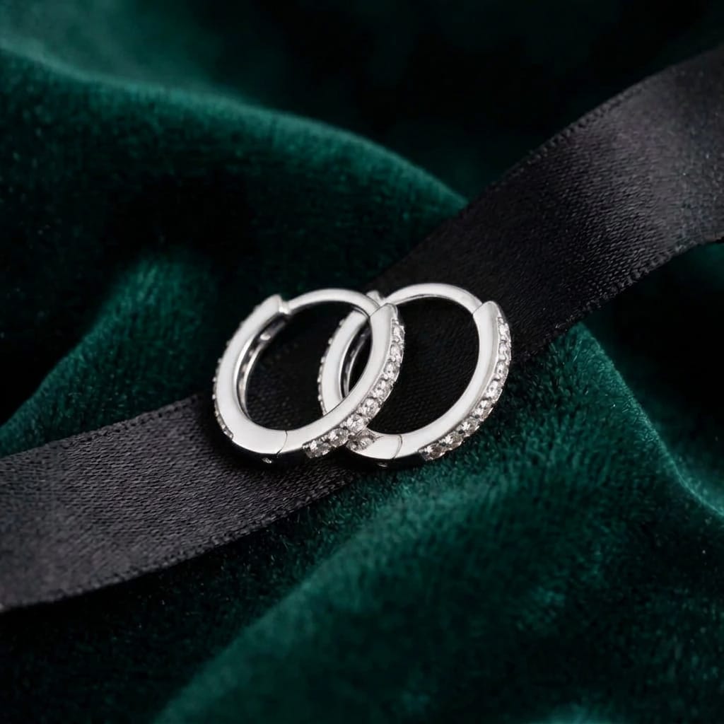 Boucles d'oreilles Huggies en argent sterling Mathieu Blanchard Boucles d'oreilles Argent sterling PBOAM22160S Boucles d'oreilles Huggies en argent sterling | Mathieu Blanchard  Mathieu Blanchard Joaillerie