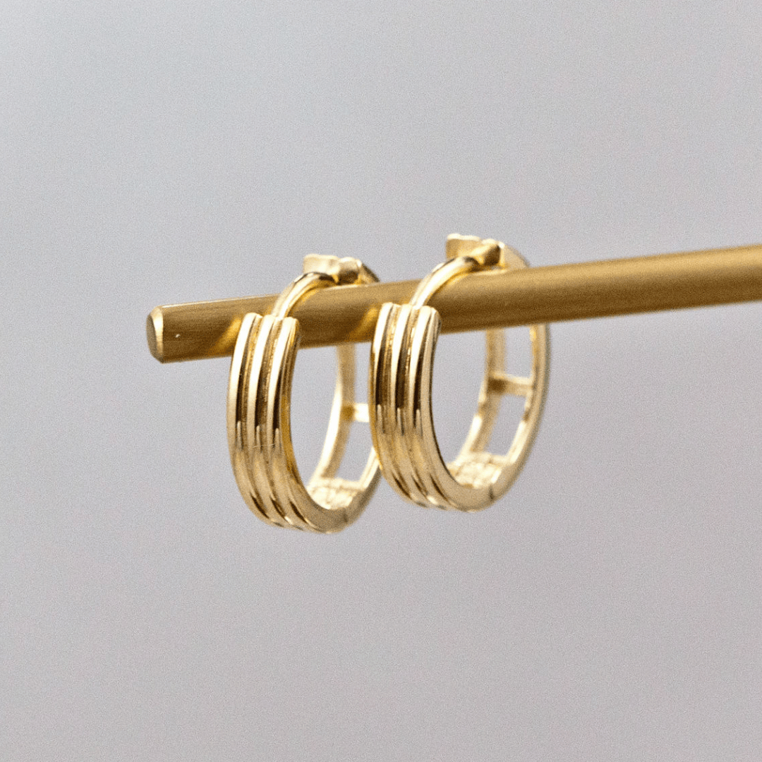 Boucles d'oreilles huggies Fusion en or jaune 10K - Boucles d'oreilles Or jaune 10K 2517 Boucles d'oreilles huggies Fusion - Or jaune 10K | Mathieu Blanchard Mathieu Blanchard Joaillerie
