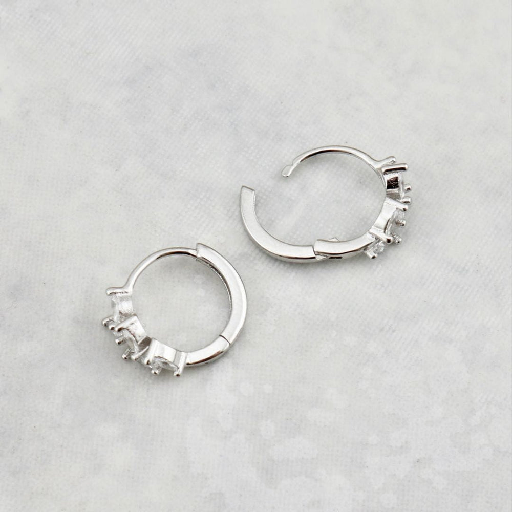 Boucles d'oreilles Huggies Marquise en argent sterling Mathieu Blanchard Boucles d'oreilles Boucles d'oreilles Huggies Marquise en argent sterling | Mathieu Blanchard  Mathieu Blanchard Joaillerie