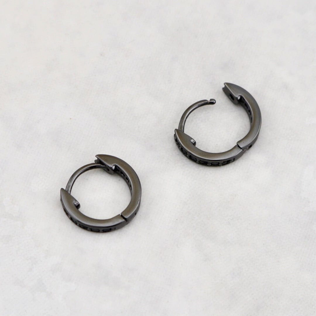 Mathieu Blanchard Boucles d'oreilles Noir Boucles d'oreilles Huggies Midnight en argent sterling