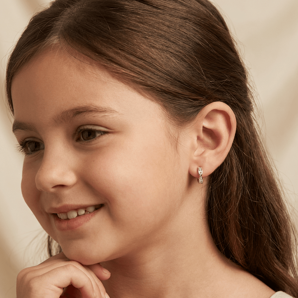 Boucles d'oreilles huggies Mini boucle en or jaune 10K - Boucles d'oreilles Or jaune 10K GO30-15-10 Boucles d'oreilles huggies en or 10K pour enfant  | Mathieu Blanchard Mathieu Blanchard Joaillerie