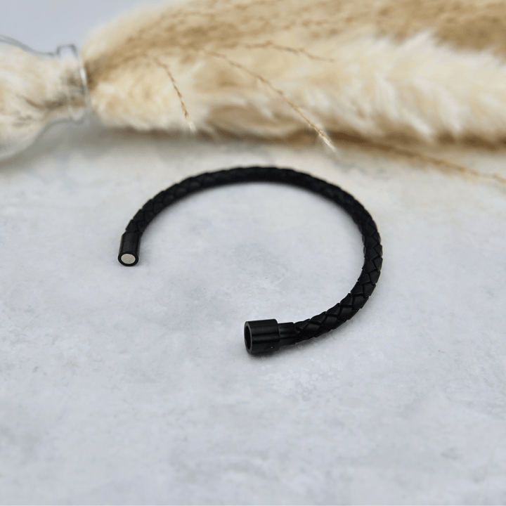 Bracelet Classique en cuir et en acier inoxydable Mathieu Blanchard Bracelets Bracelet Classique 6mm en cuir noir | Collection La Force Mathieu Blanchard Joaillerie
