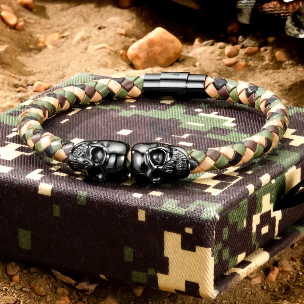 Bracelet Double tête de mort en cuir en acier inoxydable SkeletonHD Bracelets Bracelet de cuir double tête de mort - camouflage | SkeletonHD Mathieu Blanchard Joaillerie