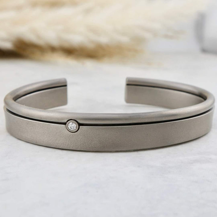 Bracelet Horizon en titane Christine Dwane Titane PBRC13156S Jonc Horizon en argent et tiane | Christine Dwane x Mathieu Blanchard Joailliers Mathieu Blanchard Joaillerie