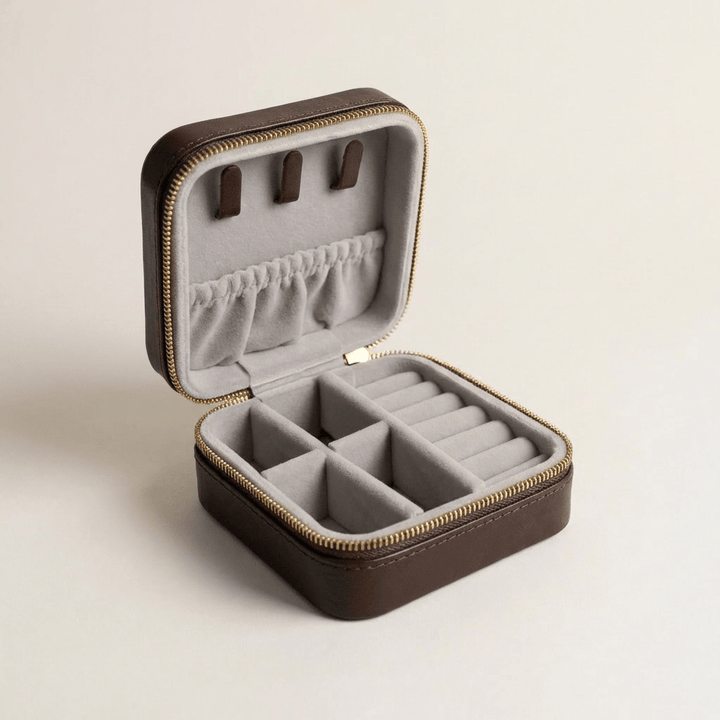 Coffret à bijoux en cuir Cabine Marron Mathieu Blanchard ACCESSOIRES PCOM20068S-marron Coffret à bijoux Cabine en cuir marron | Voyage &amp; rangement Mathieu Blanchard Joaillerie