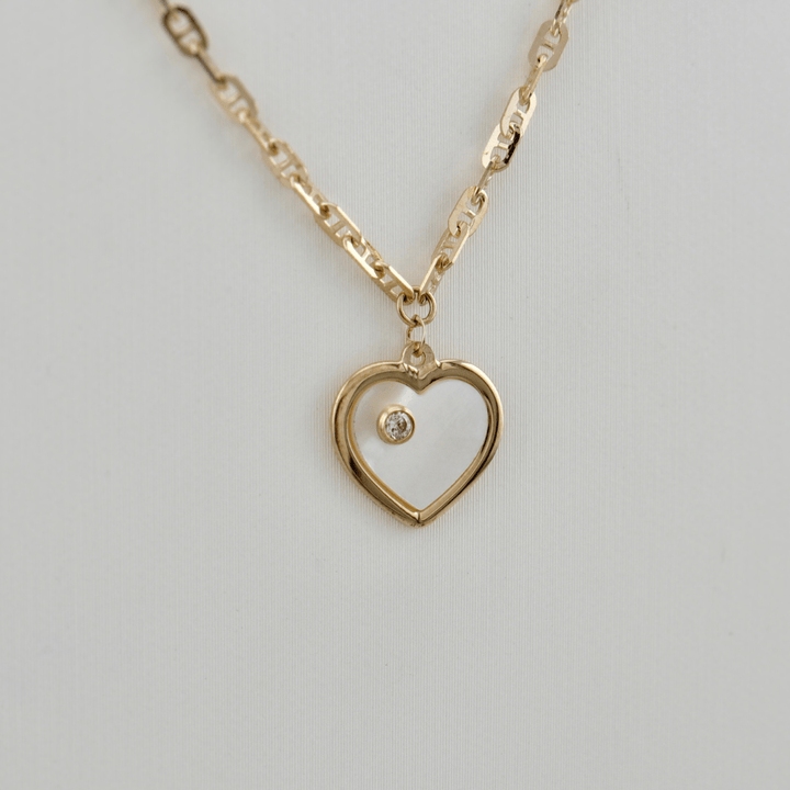 Collier Cœur Nacré en or jaune 10K - Colliers Or jaune 10K AR80-36 Collier Coeur en nacre en or 10K | Bijouterie Mathieu Blanchard Mathieu Blanchard Joaillerie