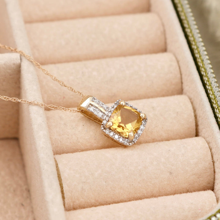 - Colliers Collier en or 10K, citrine et diamants