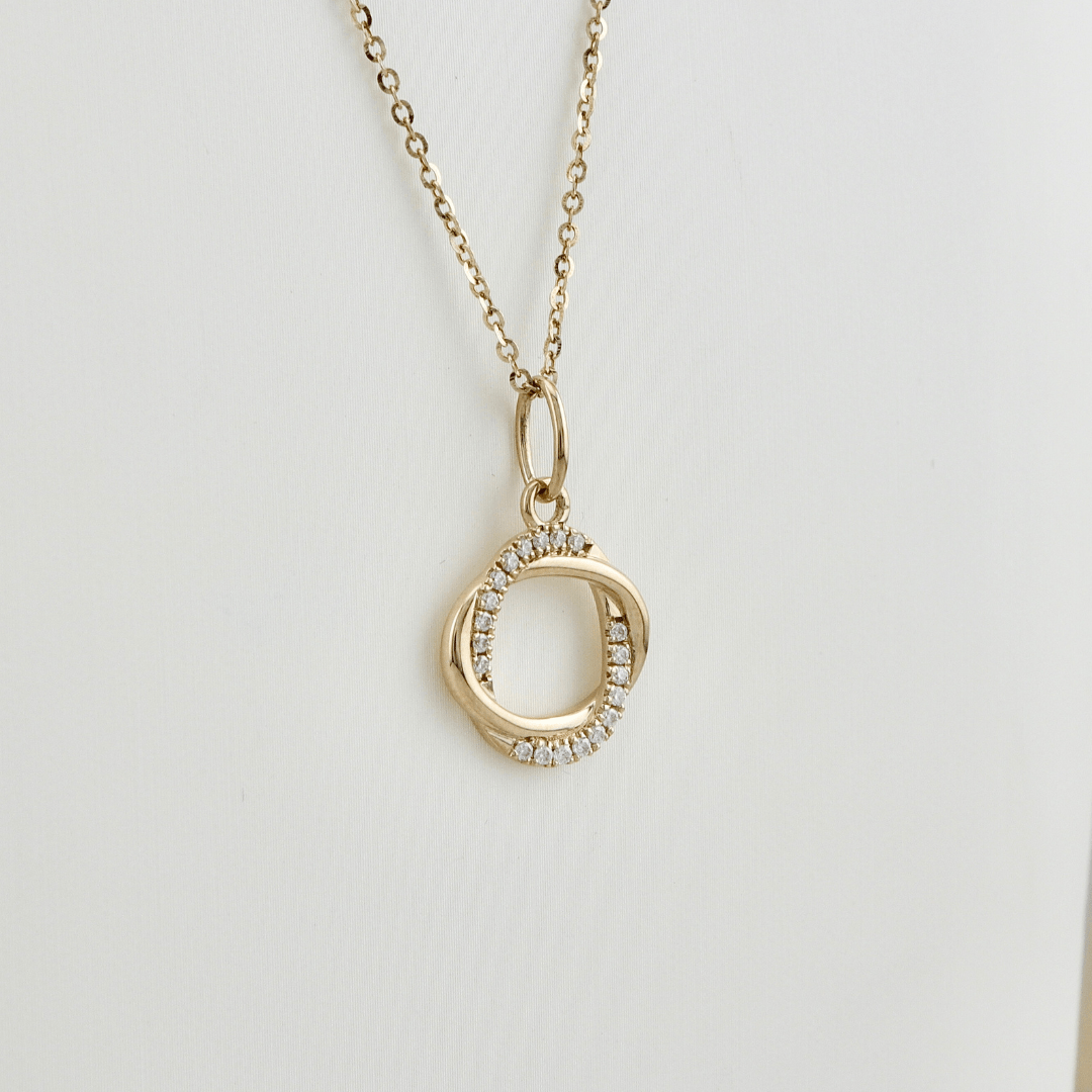 Collier Entrelacées et moissanites en or jaune 10K Mathieu Blanchard Boucles d&