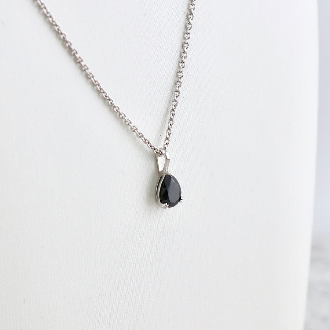 Collier Moissanite noire Mathieu Blanchard Collier Pendentif Moissanite noire en or ou platine | Mathieu Blanchard Mathieu Blanchard Joaillerie