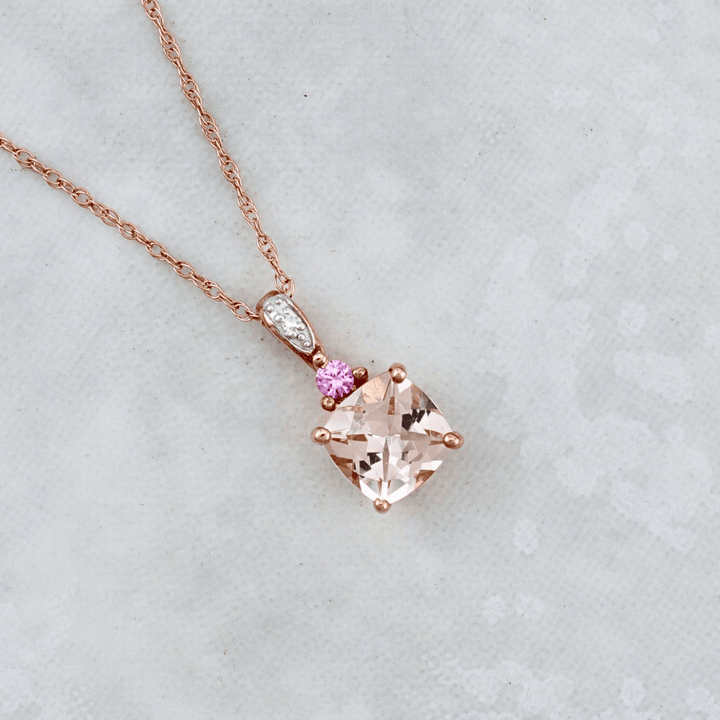 Collier, morganite, saphir rose et diamant en or rose 10K - Colliers Or rose 10K KP05-104525P/MR Collier en or 10K, morganite poire et diamant | Mathieu Blanchard Mathieu Blanchard Joaillerie