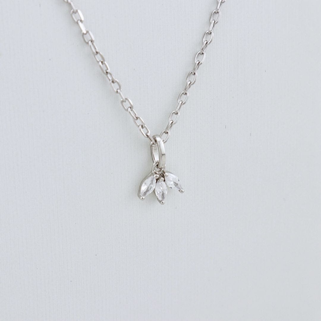 Collier Oasis en argent sterling Mathieu Blanchard Argent sterling PCOAM12760S Collier Triple Marquise CZ en argent sterling | Mathieu Blanchard Mathieu Blanchard Joaillerie