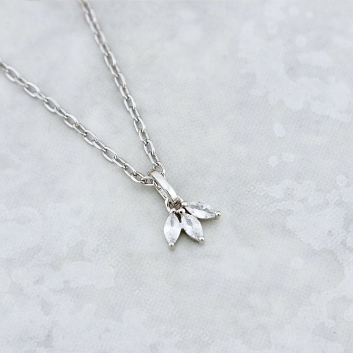 Collier Oasis en argent sterling Mathieu Blanchard Argent sterling PCOAM12760S Collier Triple Marquise CZ en argent sterling | Mathieu Blanchard Mathieu Blanchard Joaillerie