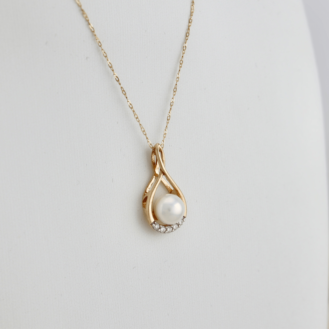 Collier Orya, perle et diamants - Colliers Collier en or 10K, perle 7 mm et diamants 0,08 ctw | Mathieu Blanchard Mathieu Blanchard Joaillerie