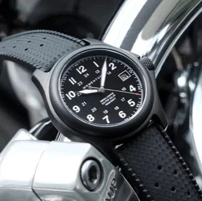Momentum Montres Caoutchouc Montre à énergie solaire 38mm Smokejumper Eclipse Noir