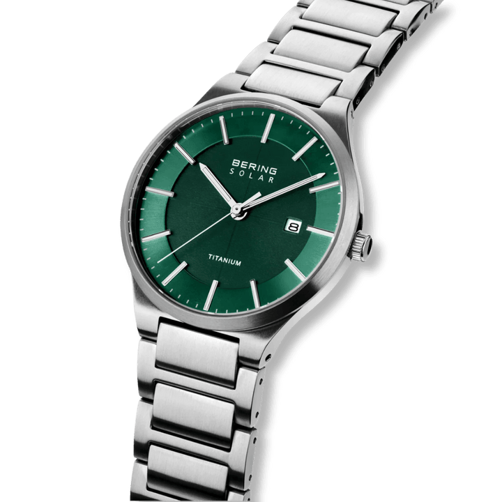 Montre à énergie solaire Bering 39mm 15239-778 Bering Montre Titane 15239-778 Montre Bering Solaire Argent 39mm 15239-778 | Mathieu Blanchard Mathieu Blanchard Joaillerie