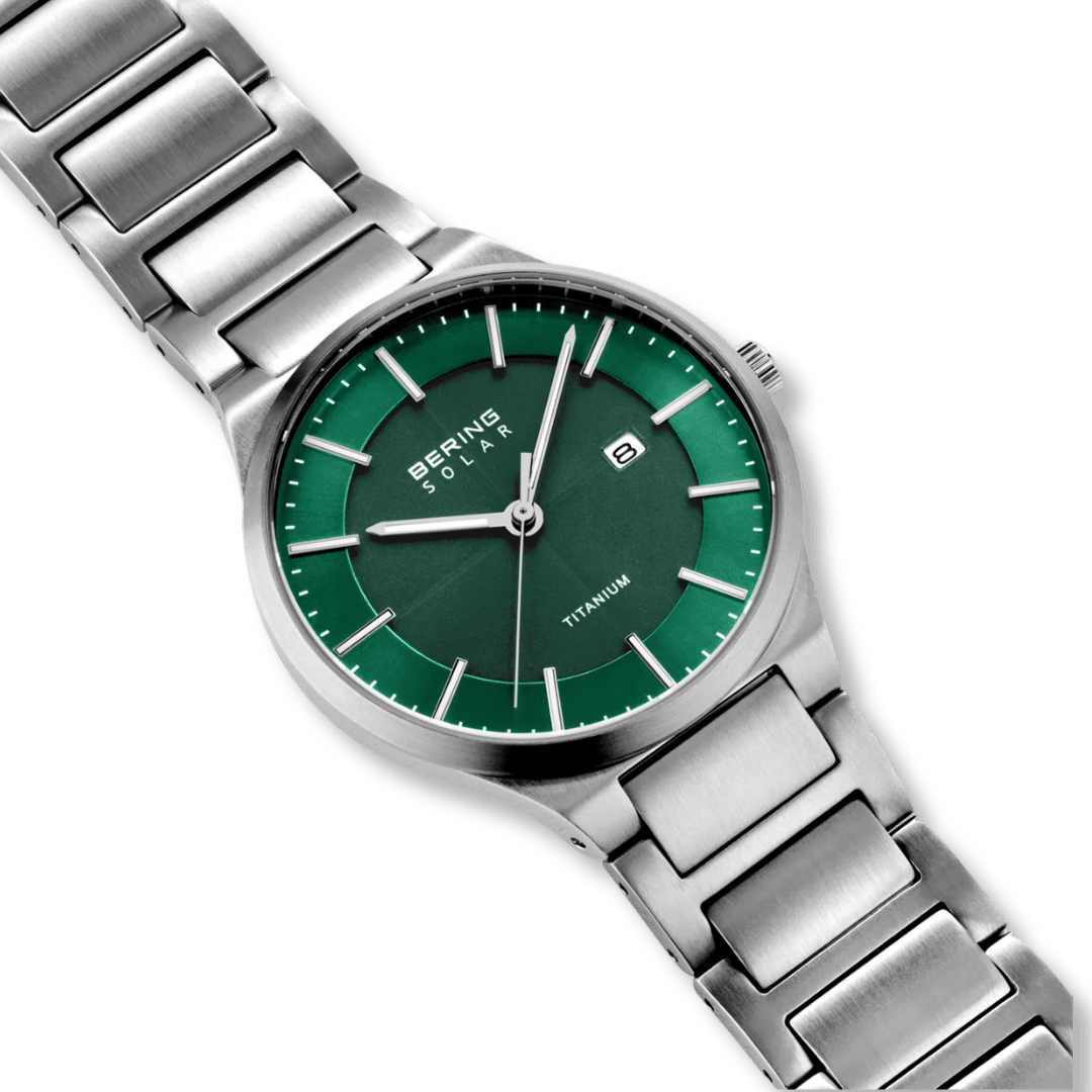 Montre à énergie solaire Bering 39mm 15239-778 Bering Montre Titane 15239-778 Montre Bering Solaire Argent 39mm 15239-778 | Mathieu Blanchard Mathieu Blanchard Joaillerie