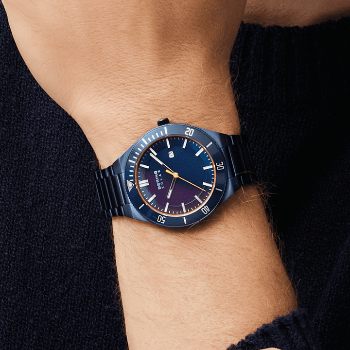 Bering Montre Montre à énergie solaire Bering 42mm 14442-797