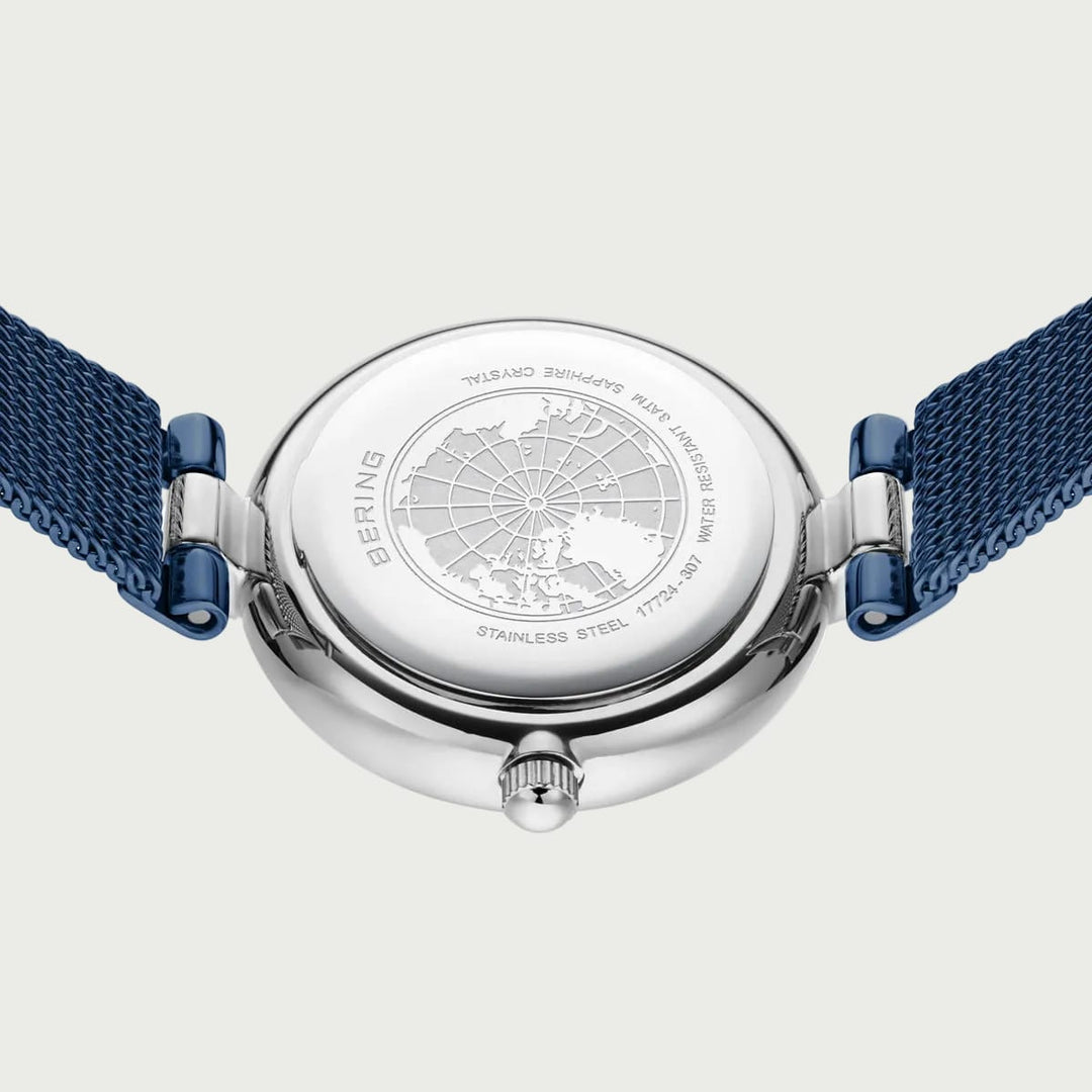 Montre Bering Bleu Brillant 24mm 17724 307 Bering Montre Acier inoxydable plaqué bleu 17724-307 Montre Bering Argent Bleu Brillant 24mm 17724-307 - Mathieu Blanchard - Dépositaire officiel Bering Canada Mathieu Blanchard Joaillerie