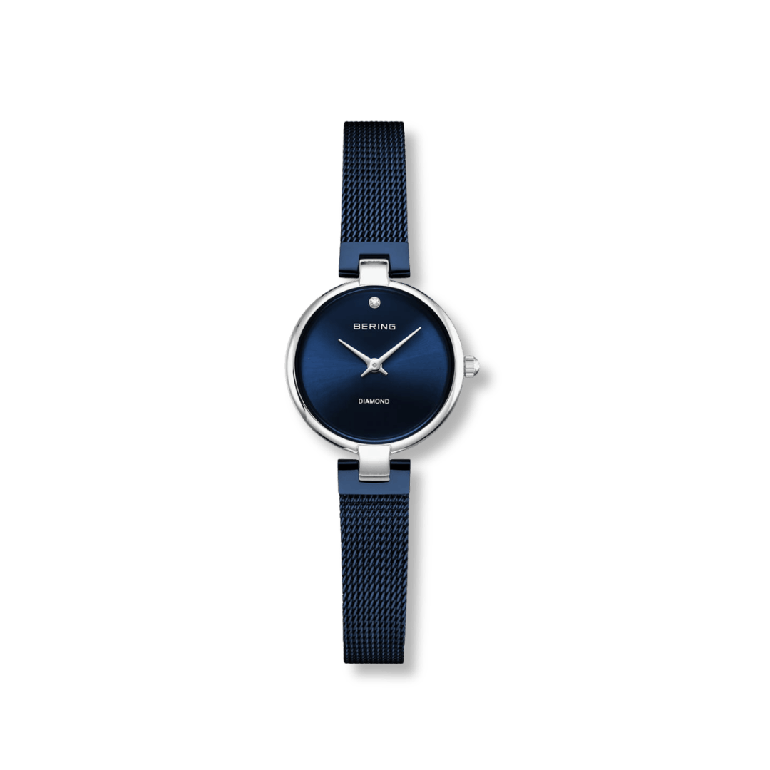 Montre Bering Bleu Brillant 24mm 17724 307 Bering Montre Acier inoxydable plaqué bleu 17724-307 Montre Bering Argent Bleu Brillant 24mm 17724-307 - Mathieu Blanchard - Dépositaire officiel Bering Canada Mathieu Blanchard Joaillerie