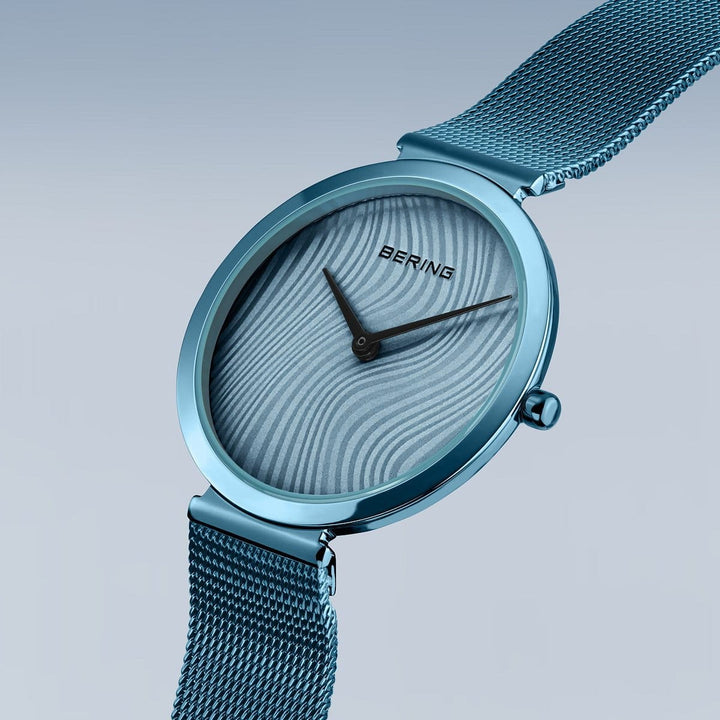 Montre Bering Bleu Brillant 32mm 18132 Charity2 Bering Montre Acier inoxydable plaqué bleu 18132-Charity2 Montre Bering Bleu Brillant 32mm 18132-Charity2 - Mathieu Blanchard - Dépositaire officiel Bering Canada Mathieu Blanchard Joaillerie