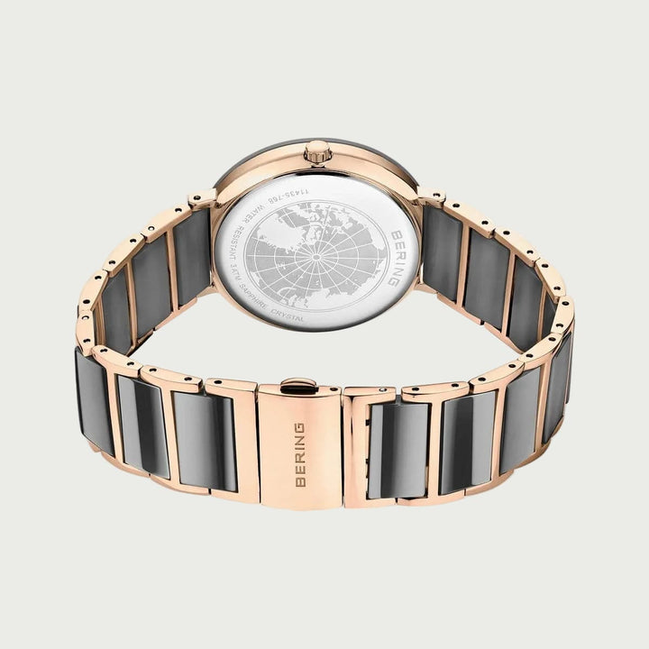 Montre Bering Ceramique Gris 35mm 11435 768 Bering Montre Acier inoxydable plaqué or rose 11435-768 Montre Bering Ceramic Gris 35mm 11435-768 | Dépositaire officiel Bering Canada Mathieu Blanchard Joaillerie