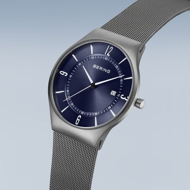 Montre Bering Classic Gris 40mm 15940 378 Bering Montre Acier inoxydable 15940-378 Montre Bering Classic Gris 40mm 15940-378 | Mathieu Blanchard Mathieu Blanchard Joaillerie